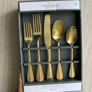 Sussex Flatware Set